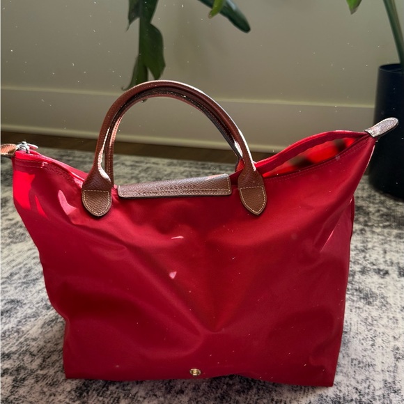 Longchamp Le Pliage Red Short Handle Bag in MEDIUM - Picture 4 of 8
